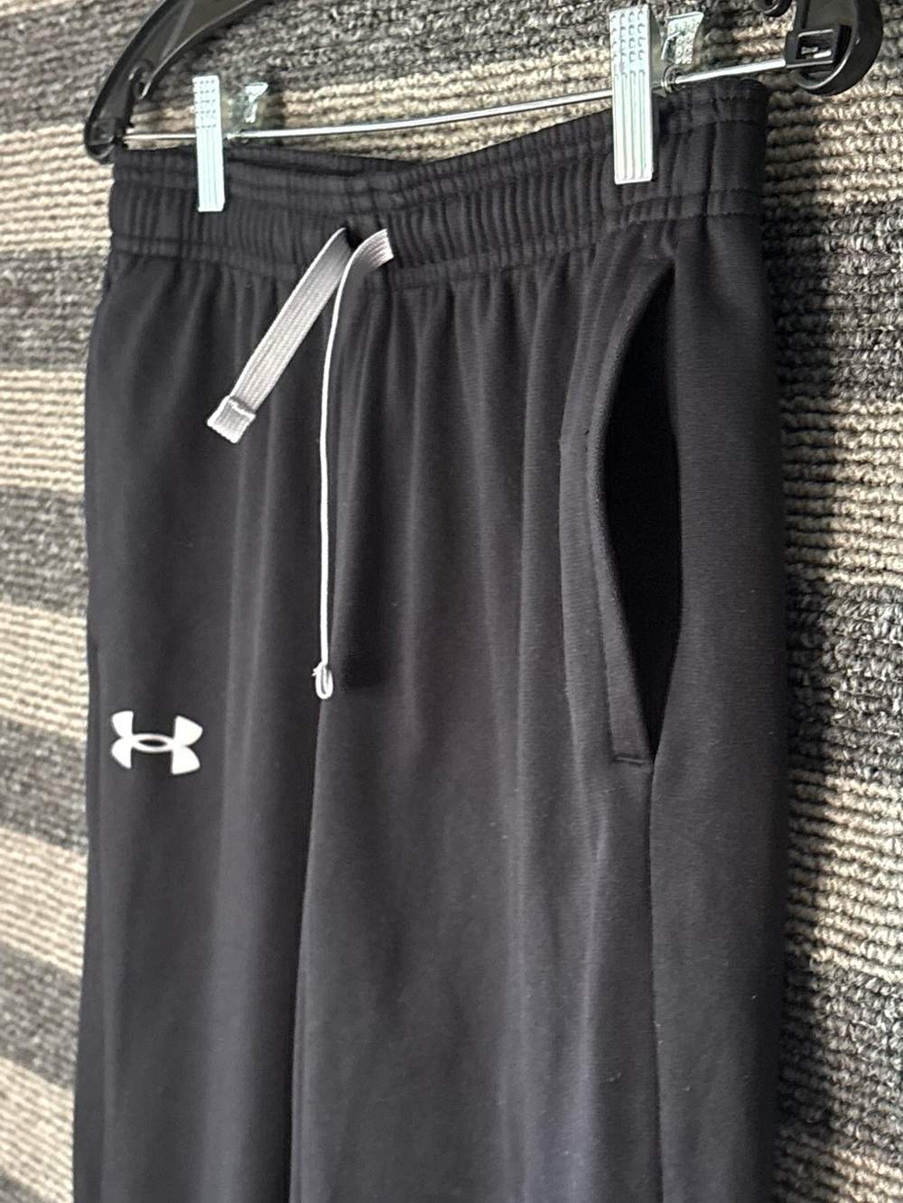 Under Armour Black Kids Track Sweat Pants Youth Large EUC - Picture 5 of 8